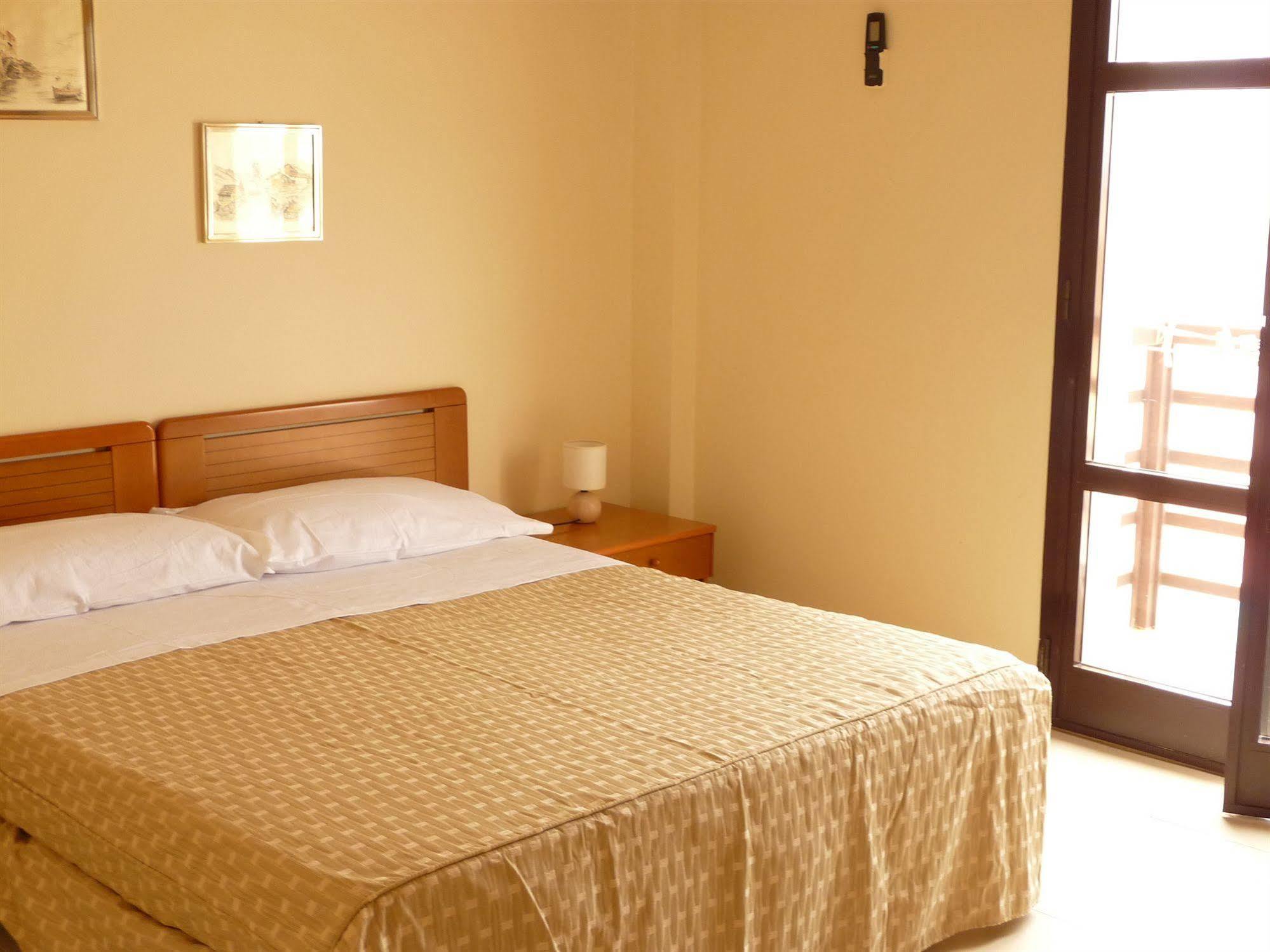 Agathae Hotel & Residence Scoglitti Esterno foto